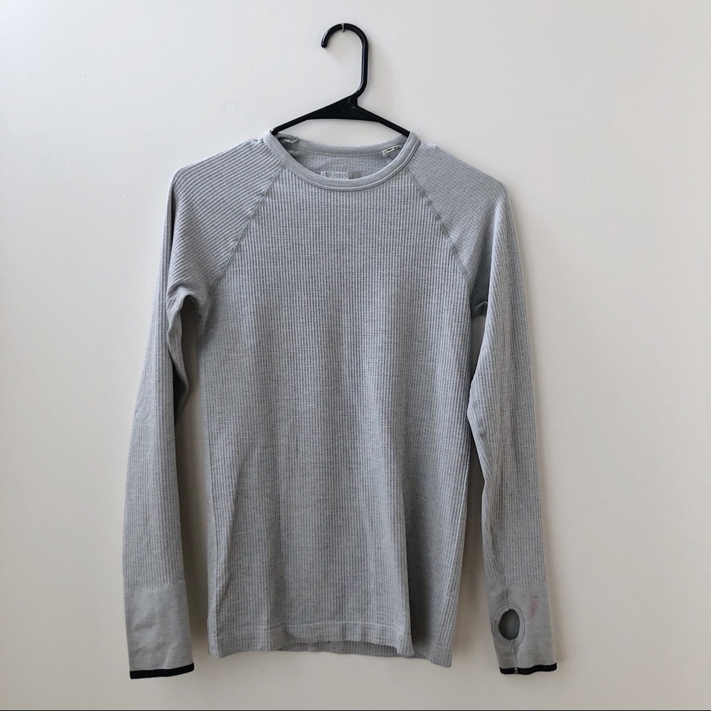 Forever 21 Activewear Grey Long Sleeve w/ Thumbholes
